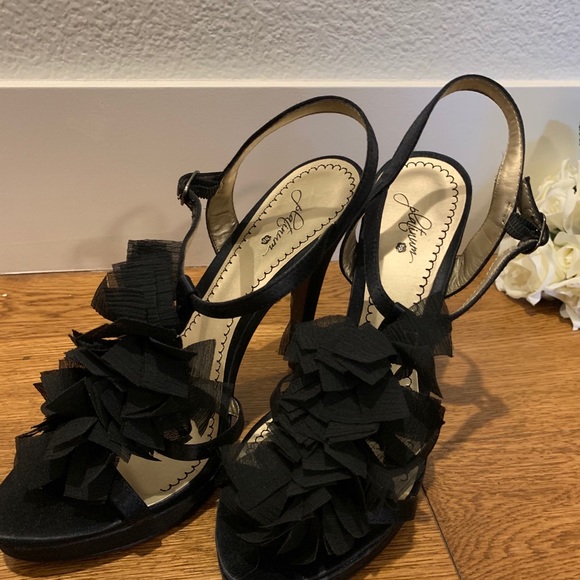 Platinum BP Heels - Picture 3 of 16